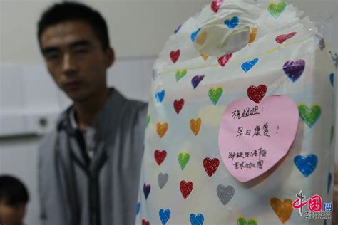 112米的爱心账单 5岁女童跌入油锅后续 组图 图片中国中国网