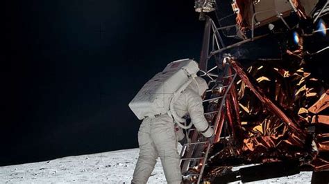 Voilà Ce Qua Vraiment Dit Neil Armstrong Lorsquil A Marché Sur La Lune