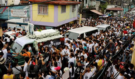 more than a thousand turn philippine funeral to protest against war on