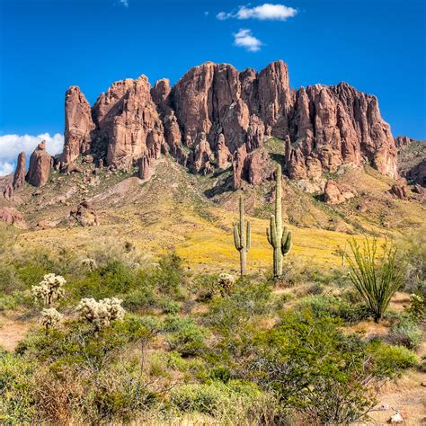 How To Enjoy The Beauty Of Arizona's Superstition Mountains - TravelAwaits