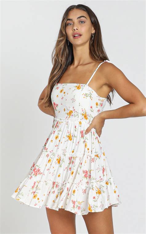 Runway Ready Dress In White Floral Casual Dresses For Teens Cute