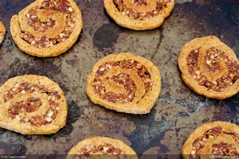 They are nutty and rich, slightly chewy with a crunchy exterior. Christmas Date Walnut Pinwheel Cookies Recipe