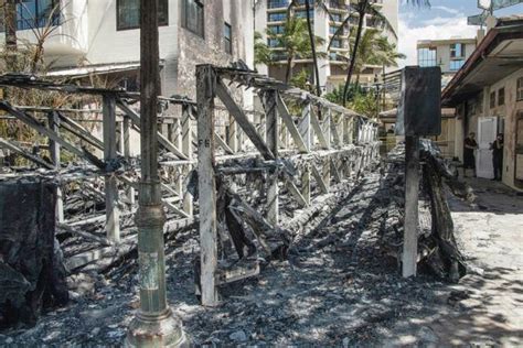 Suspected Arsonist Sought In Waikiki Surf Rack Fire Honolulu Star Advertiser