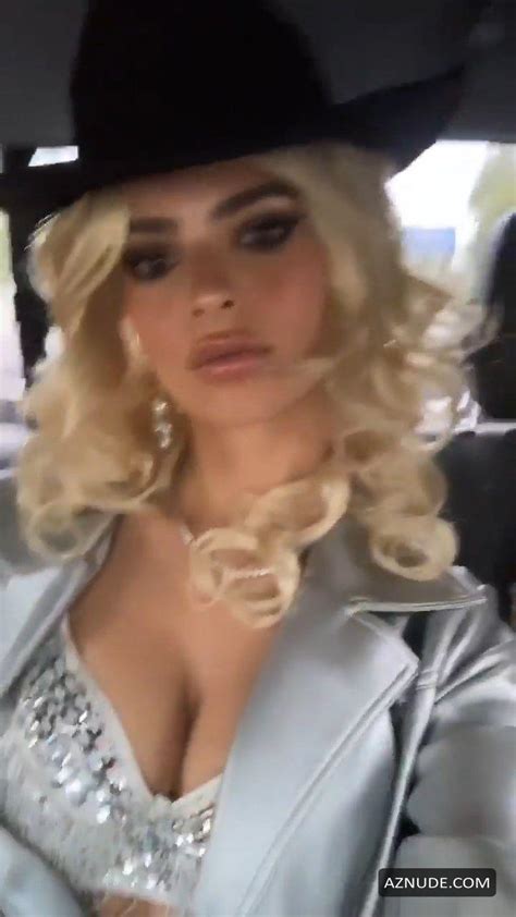 Emily Ratajkowski Shows Off Her Cleavage As A Sexy Blonde Cowgirl Aznude