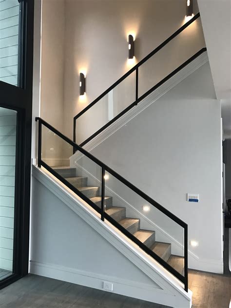 Design Options For The Glass Railings Staircase Design
