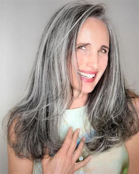 Salt And Pepper Hair Color Make Your Gray Hair Look Super Trendy In