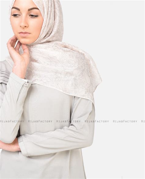 Midsummer Nights Cream Hijab