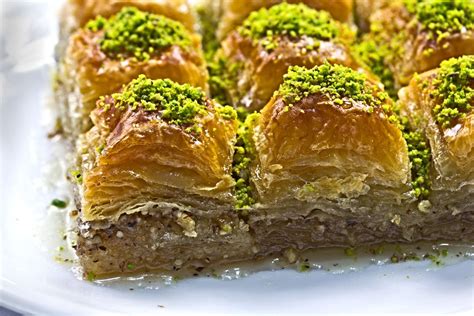 Μπακλαβάς με Φιστικιά Αιγίνης Fistikli Baklava Just Desserts