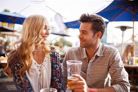 Hinge is the best option if you're looking to get a little bit more serious about app dating. couple drinking beer together in 2020 | Best dating apps ...