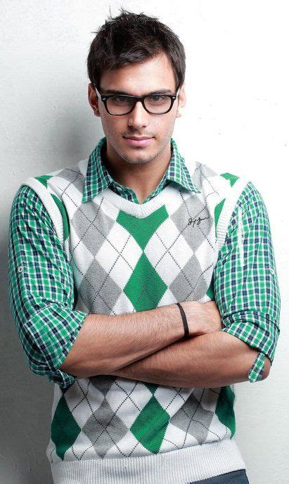 I'm so much more attracted to the nerdy geeky guy | Nerd outfits, Geek 