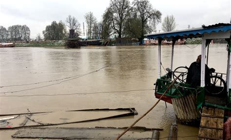 Three Feared Dead As Boat Capsizes In River Jhelum At Baramulla The