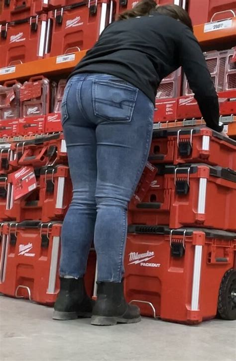 Girl Fills Her Jeans At Hd Tight Jeans Forum