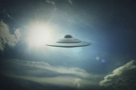 Ufo Sighting In Texas Keller Resident Records Mysterious Cigar Shaped