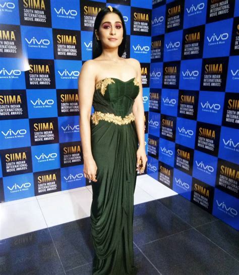 Glamorous Indian Tv Model Regina Cassandra At Siima Awards In Green
