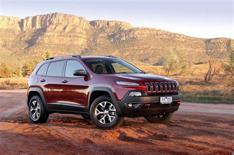 2015 Jeep Cherokee Trailhawk Front Quarter