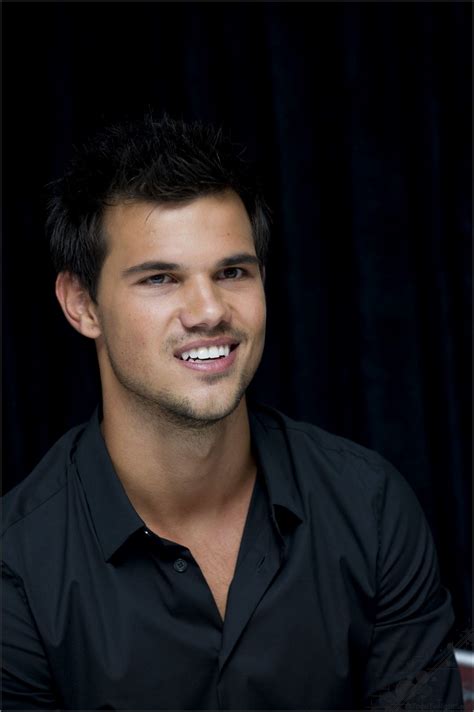 Official Taylor Lautner Fan Page New Portraits Of Taylor