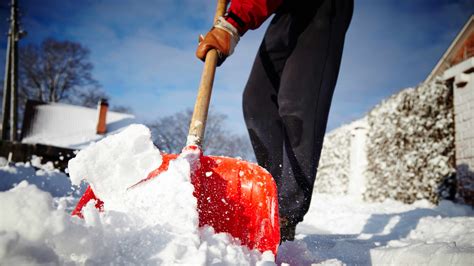 Safety Tips When Shoveling Snow Mayo Clinic News Network