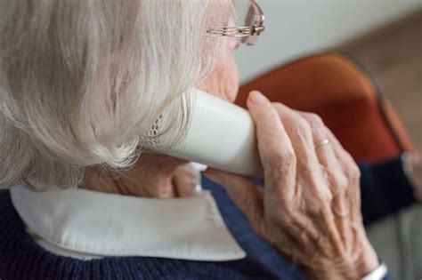 10 Best Cheap Landline Phone Service For Seniors
