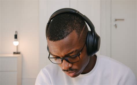 How To Wear Headphones With Glasses