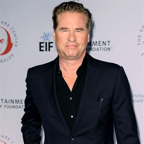 top gun s val kilmer lost voice amid throat cancer battle timeline us weekly