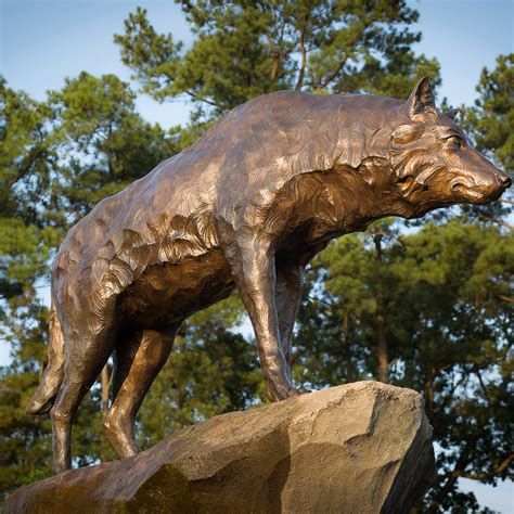 Bronze Outdoor Popular Standing Art Of Wolf Statues For The Yard