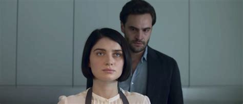 Review ‘behind Her Eyes Might Be Netflixs Next Big Hit The Daily