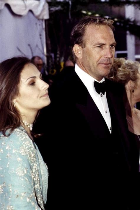 kevin costner and wife cindy at the academy awards march 1999 celebrity 8 x 10 amazon de
