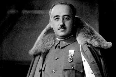 Francisco franco dejó todo atado y bien atado. Franco, imagen principal del franquismo, dictador español ...