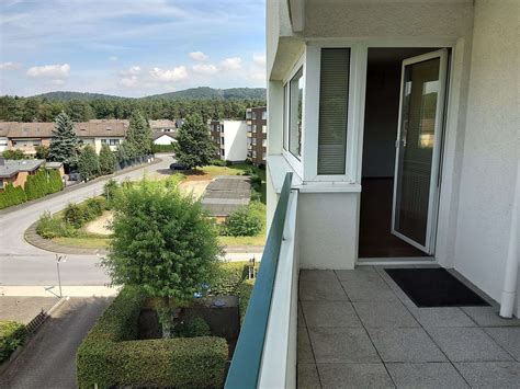 Am ende des flurs befindet sich rechts das bad, sowie geradeaus die küche. 3-Zimmer-Wohnung in Bielefeld Sennestadt | ab 16.08.2020 ...