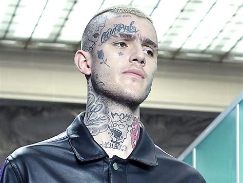 Lil tracy tweeted this about smokeasac talking about lil peep, and immediately deleted it. Lil Peep Police Report Reveals He Took A Nap and Never ...