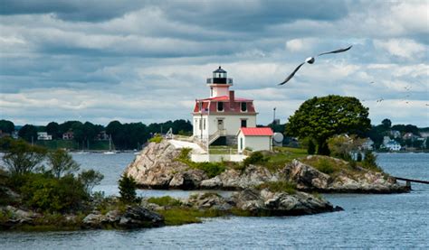 Area 1,545 square miles (4,001 square km). 10 Biggest Cities in Rhode Island: How Well Do You Know The Ocean State?