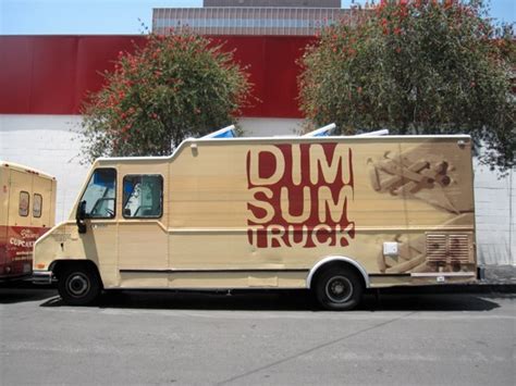 Chińskie pierożki dim sum z mięsem: Alex Chu Rolls out THE DIMSUM TRUCK - Food GPS