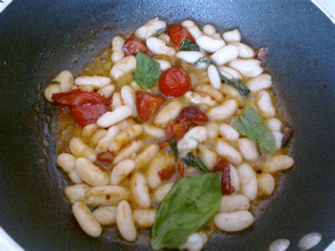 Check spelling or type a new query. La ricetta cult. Pasta e fagioli cannellini Dente di morto ...