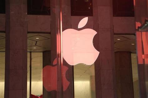 Apple Logo Goes Red On World Aids Day