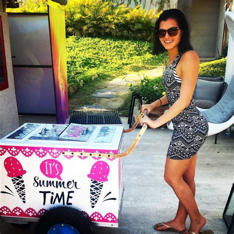 Ufc Reporter Megan Olivi Selling Ice Cream With Her Booty Out Gag