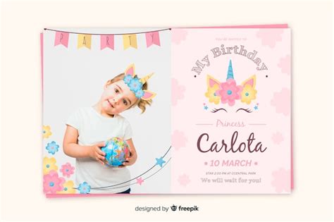 Plantilla De Invitación De Cumpleaños Con Niña Vector Gratis