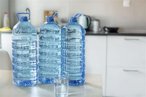 Is Drinking A Gallon Of Water A Day Good Or Bad For You The Healthy