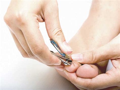Thick Toenails Pictures Causes And Home Treatments