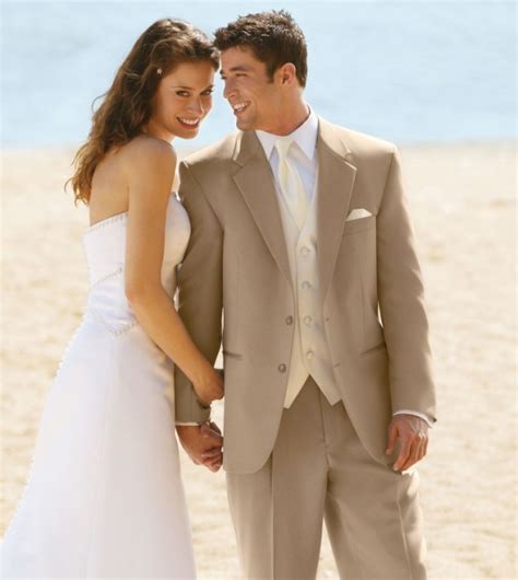 The beach wedding suits are the most relevant attiring for the wedding ceremonies held on beach themes. How to Choose a Groom Suit for a Beach Wedding - Beach ...