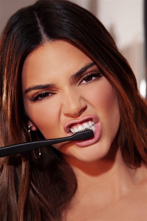Teeth Whitening Pen By Kendall Jenner Moon Oral Care