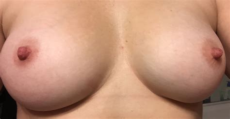 Tumbex Long Nipples Wet Selfie