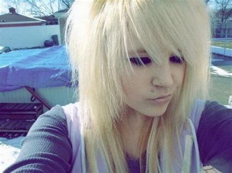 Brunette girls and blonde girls. 65 Emo Hairstyles for Girls: I bet you haven't seen before