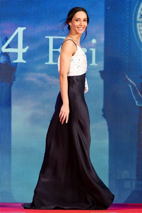 Ballerina francesca hayward is expected to perform a new song composed by andrew lloyd webber for the film. FRANCESCA HAYWARD at Cats Premiere in Tokyo 01/22/2020 ...