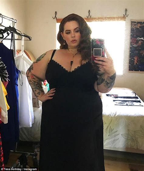 Tess Holliday Topless As She Dons Fishnet Tights In Selfie Daily Mail Online