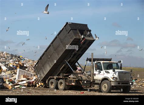 Waste Management Garbage Truck Hi Res Stock Photography And Images Alamy