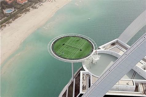 Dubai tennis stadium, dubai resim: World's Highest Tennis Court: Green Roof Built Atop The ...