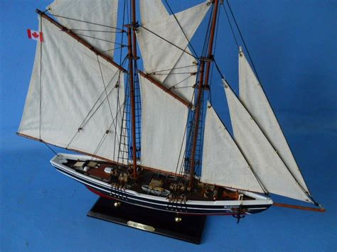 Wooden Bluenose Limited Model Sailboat 25in Hampton Iron Works