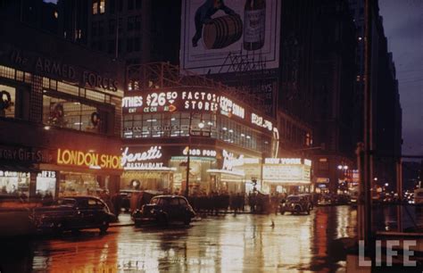 40 Amazing Vintage Color Photographs Of New York City At Night Taken By