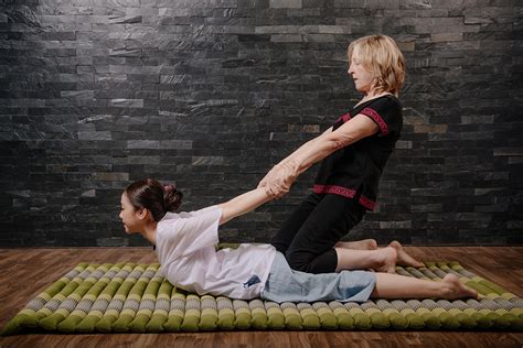 learn thai massage with thai transformations thai transformations