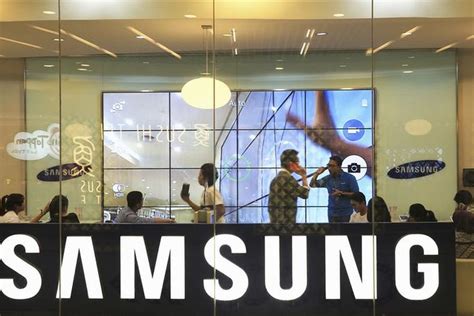 Samsung To Launch First Tizen Based Smartphone Vox